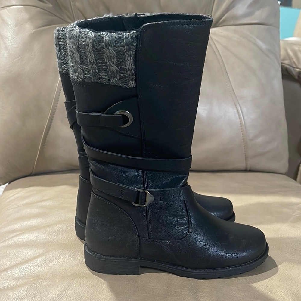 Black Winter Boots - Size 1M